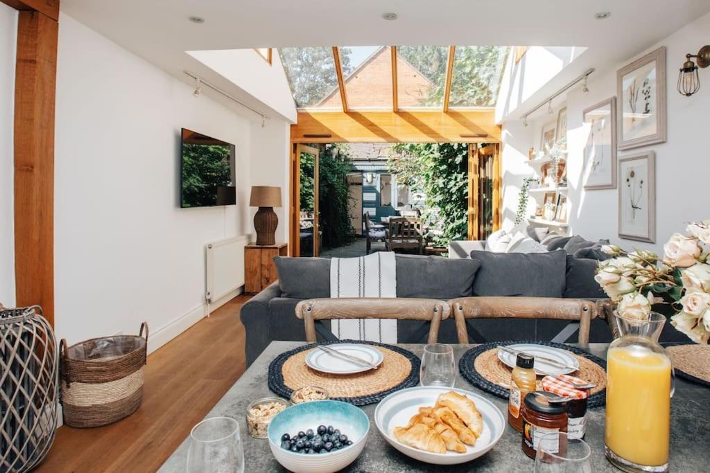 Dolls House - Luxury Townhouse *Sleeps 10* Villa Henley-on-Thames Kültér fotó