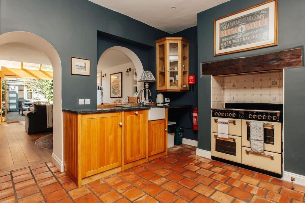 Dolls House - Luxury Townhouse *Sleeps 10* Villa Henley-on-Thames Kültér fotó