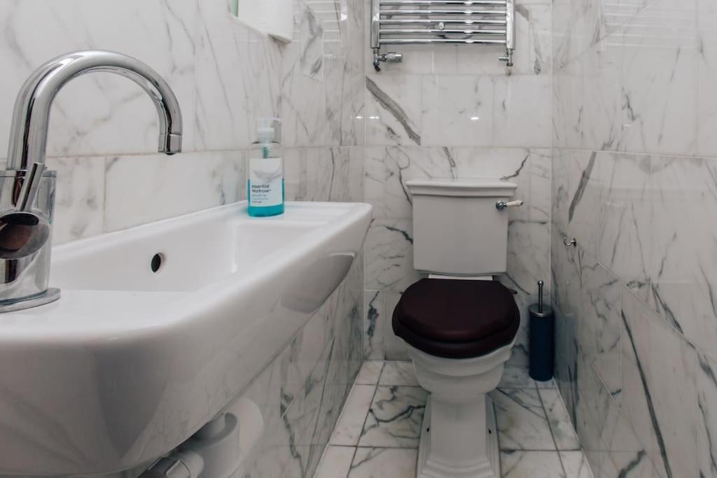 Dolls House - Luxury Townhouse *Sleeps 10* Villa Henley-on-Thames Kültér fotó