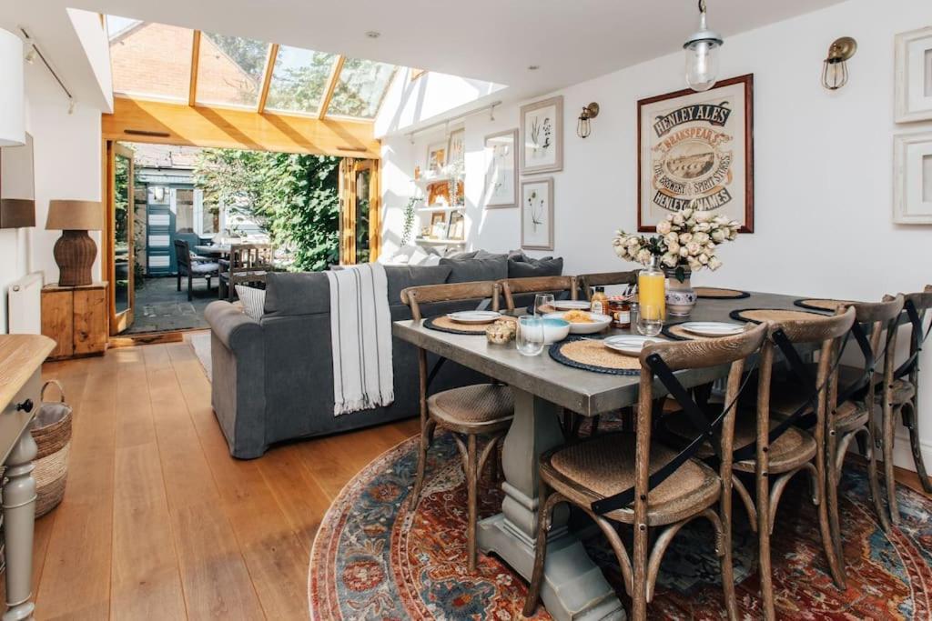 Dolls House - Luxury Townhouse *Sleeps 10* Villa Henley-on-Thames Kültér fotó