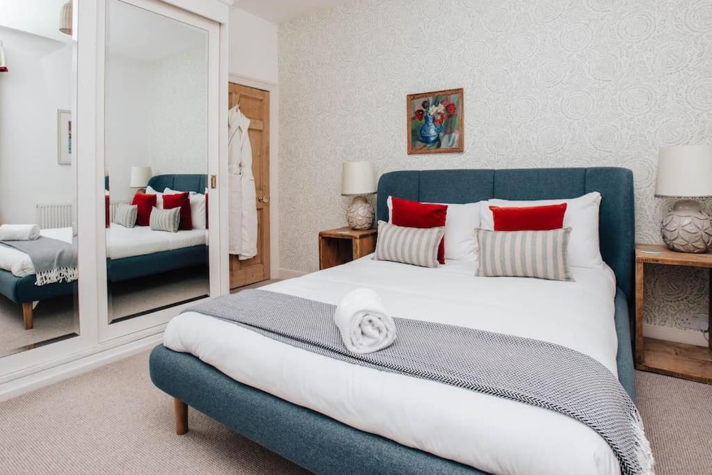 Dolls House - Luxury Townhouse *Sleeps 10* Villa Henley-on-Thames Kültér fotó